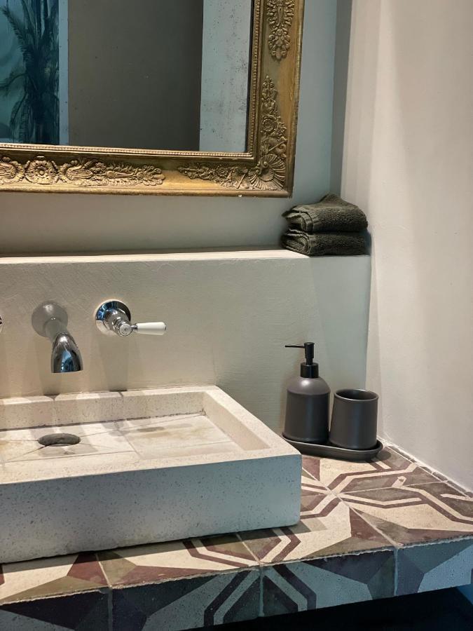 Madame Les Vans - Chambre D'Hotes - Charme Et Design Bed & Breakfast エクステリア 写真